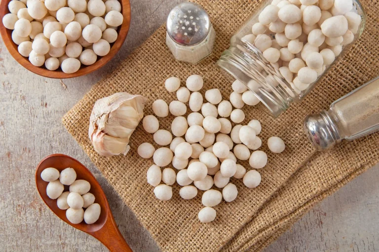 kacang atom